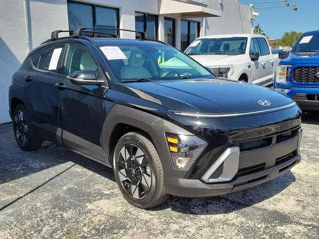 2025 Hyundai Kona SEL photo 2
