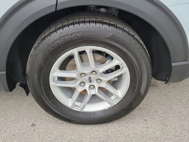 2026 Ford Explorer Active photo 9