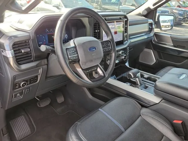 2025 Ford F-150 Platinum photo 12