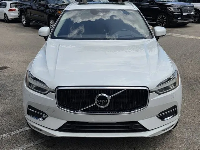 2018 Volvo XC60 T6 Momentum photo 2