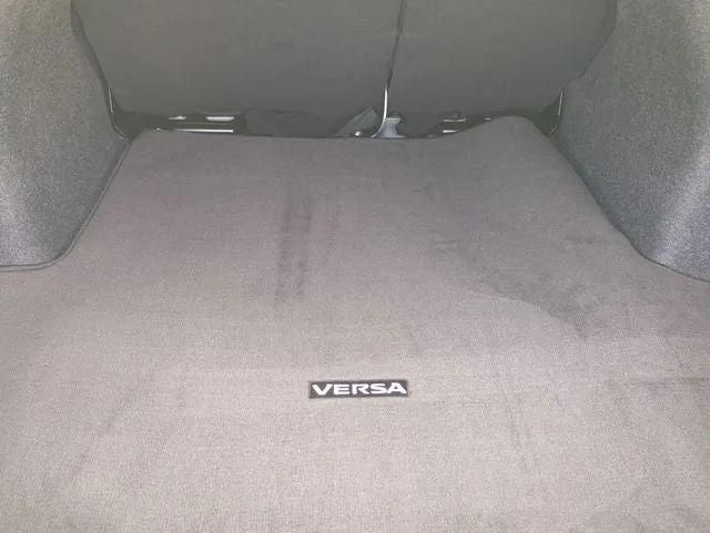 2023 Nissan Versa 1.6 SR photo 7