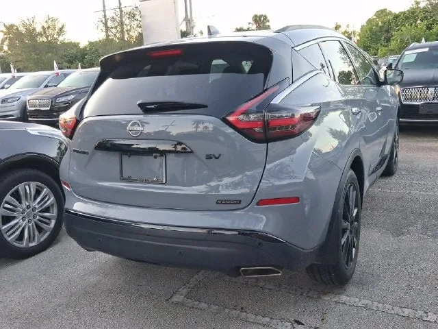 2023 Nissan Murano SV photo 4