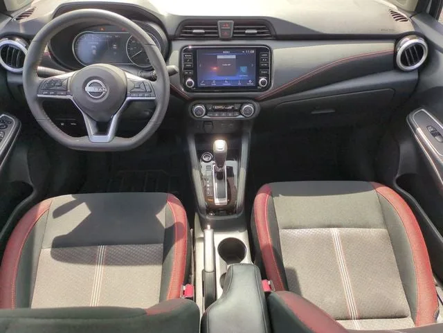 2023 Nissan Versa 1.6 SR photo 13