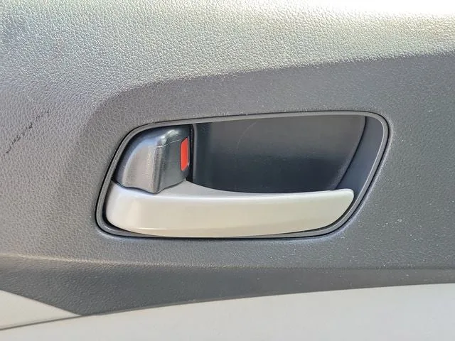 2014 Honda CR-V LX photo 15