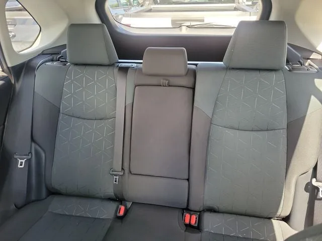 2025 Toyota RAV4 XLE photo 10
