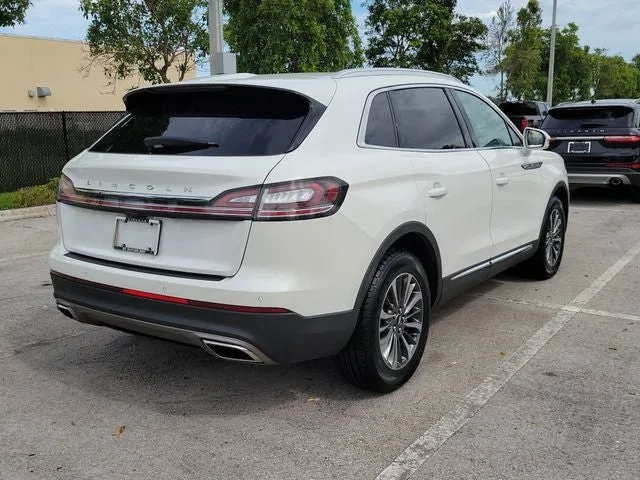 2023 Lincoln Nautilus Standard photo 6
