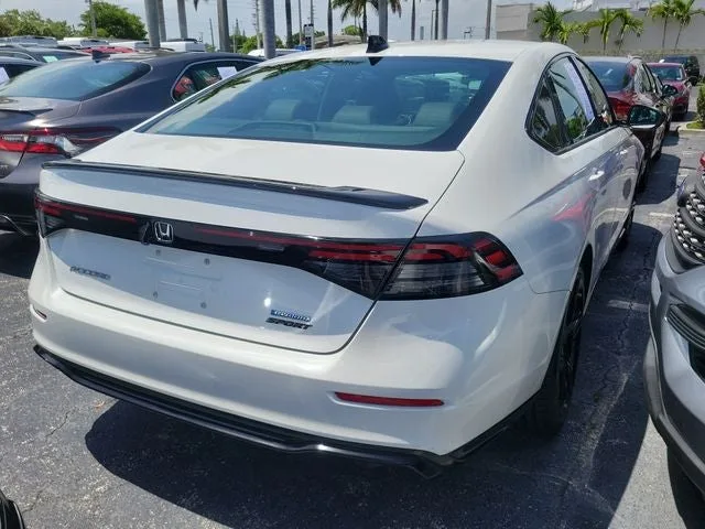 2024 Honda Accord Hybrid Sport-L photo 3
