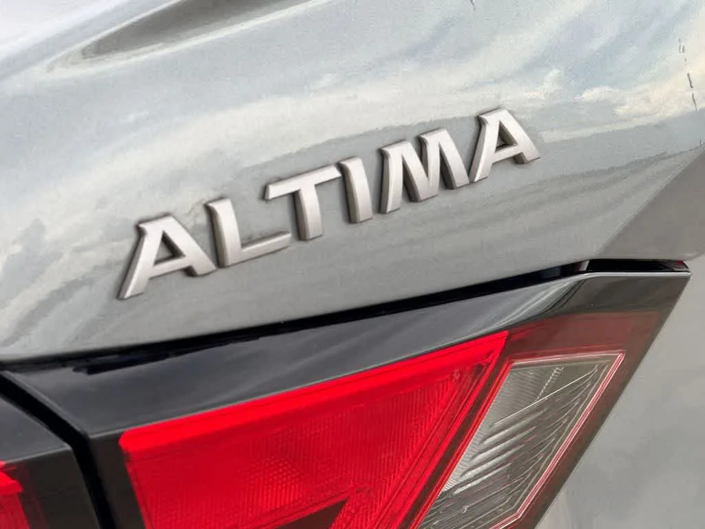 2023 Nissan Altima 2.5 SV photo 10