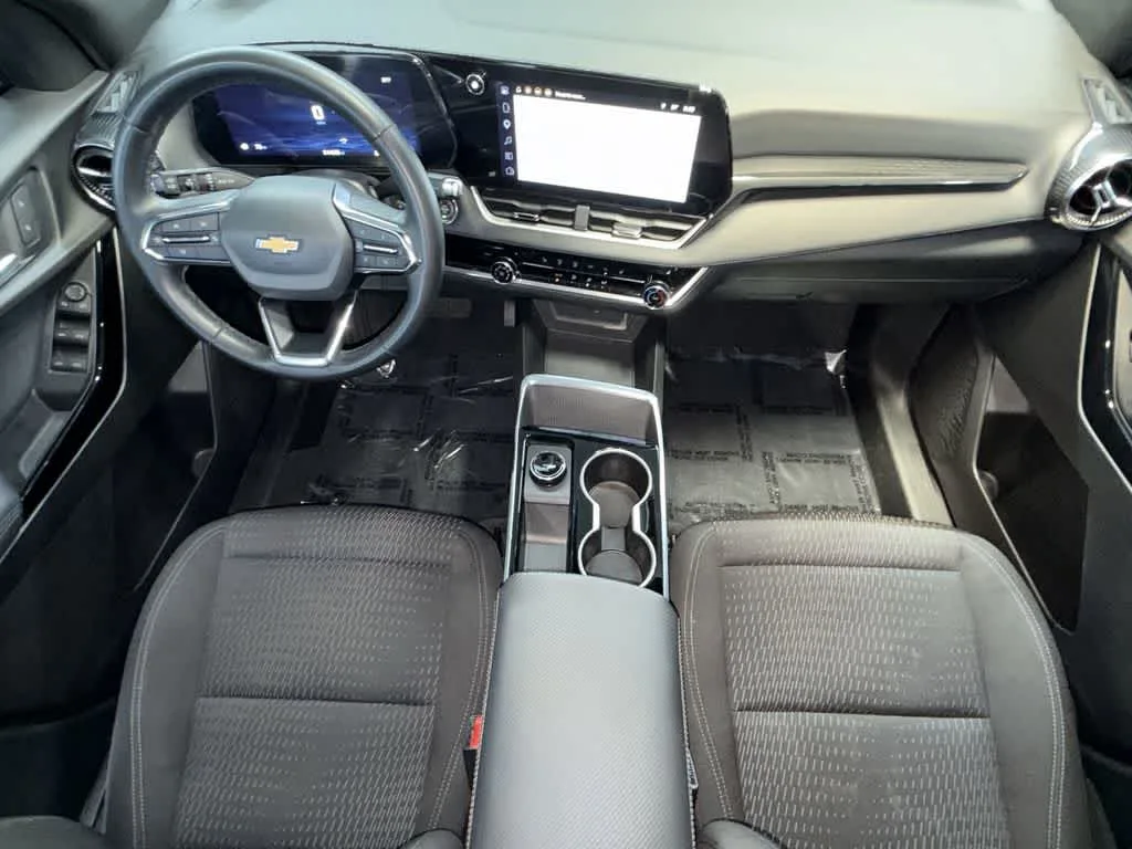 2026 Chevrolet Equinox FWD LT photo 24