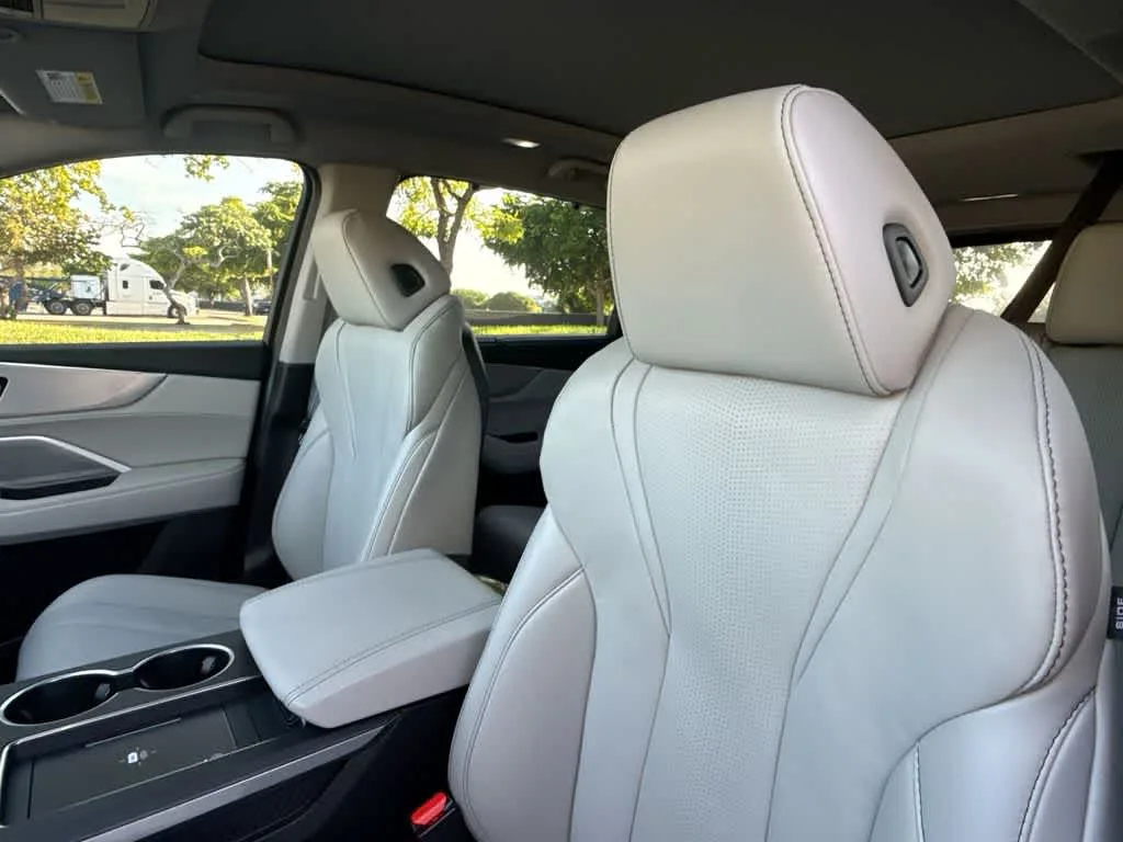 2025 Acura MDX w/Technology Package photo 14