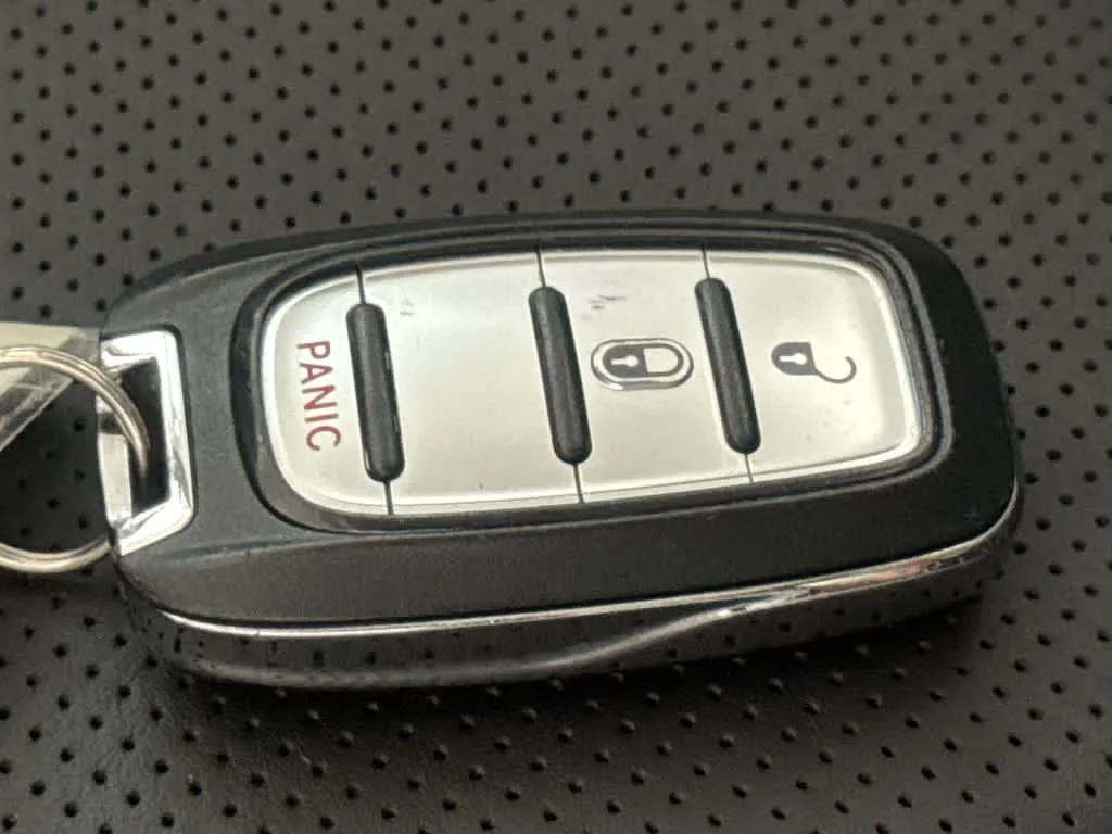 2023 Chrysler Pacifica Limited photo 21
