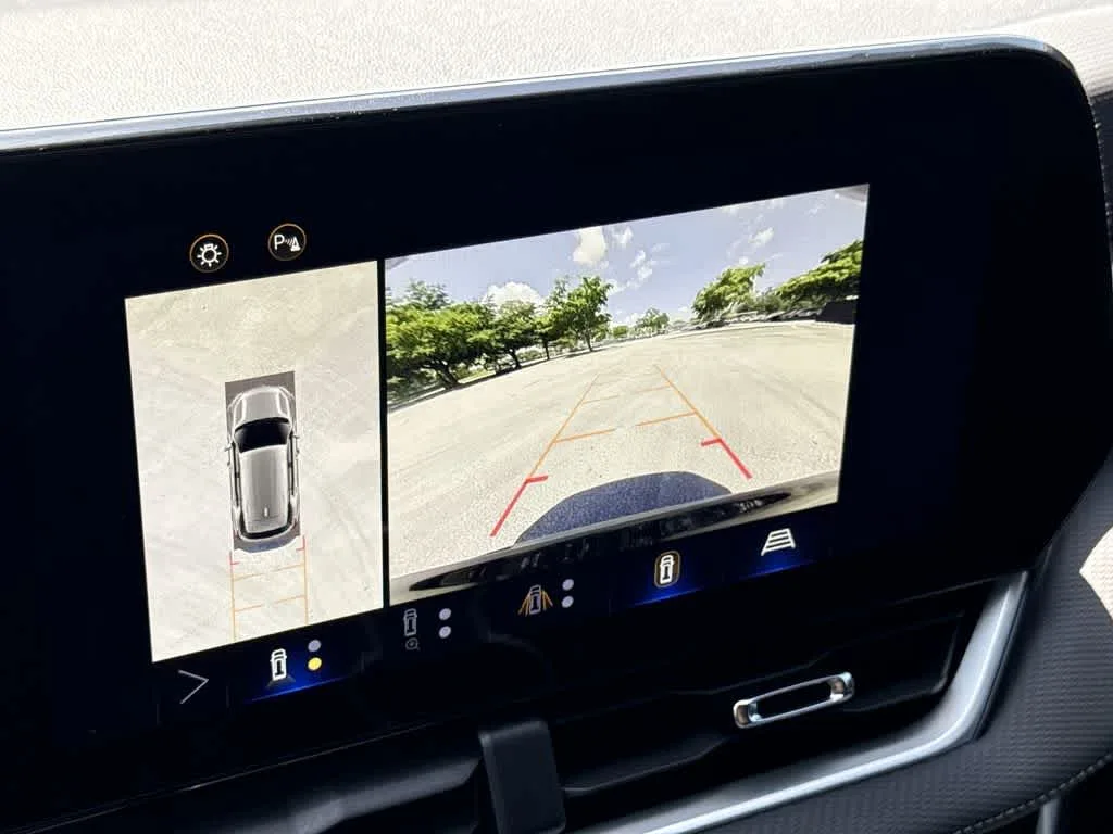 2025 Chevrolet Equinox FWD LT photo 19