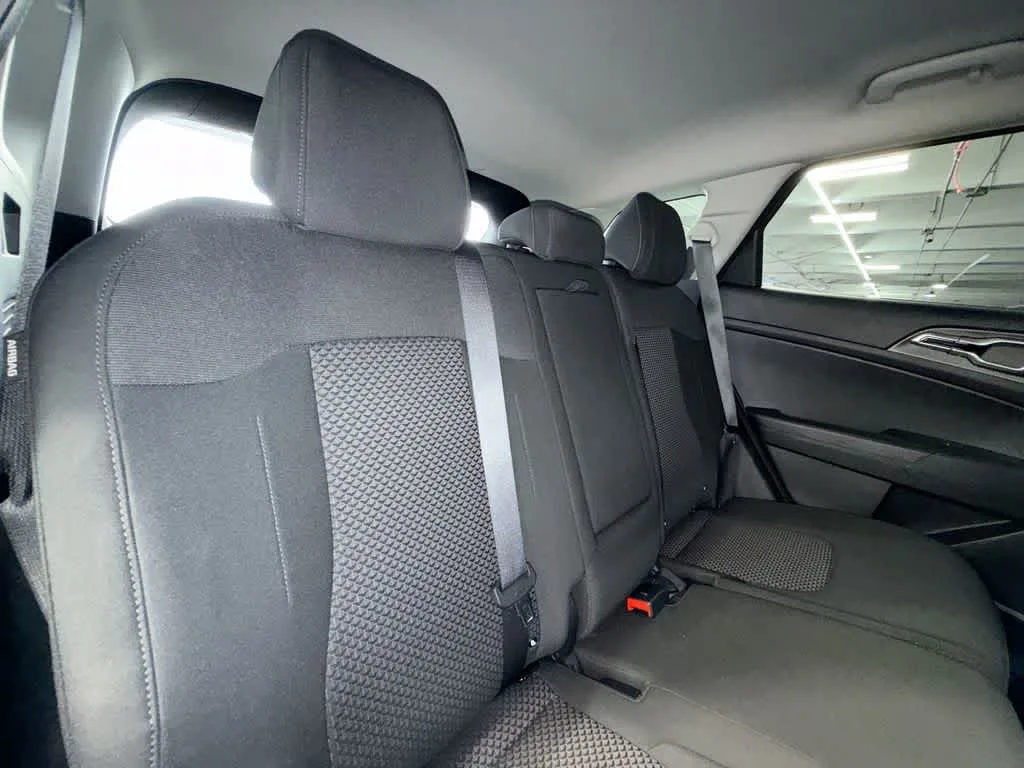 2024 Kia Sportage LX photo 26