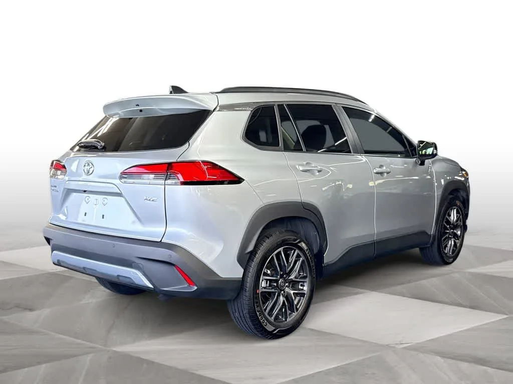 2026 Toyota Corolla Cross XLE photo 8