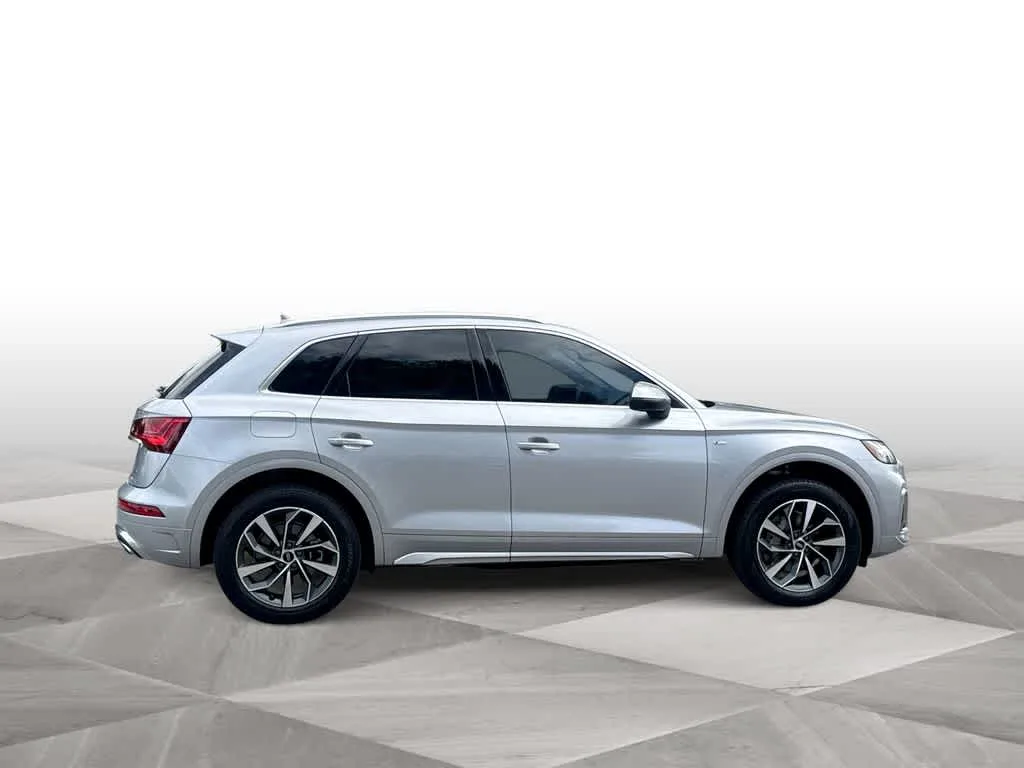 2023 Audi Q5 S line Premium photo 9