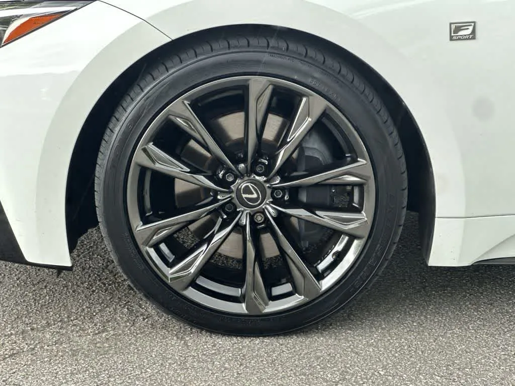 2025 Lexus IS 350 F SPORT photo 11