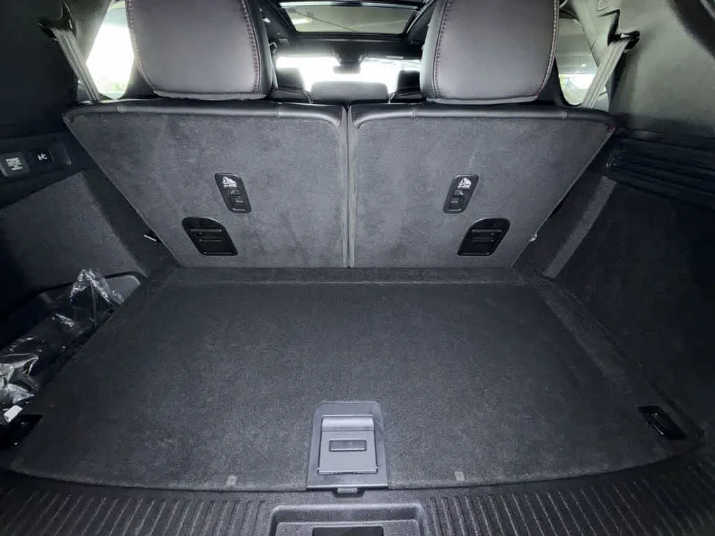 2025 Acura MDX w/A-Spec Package photo 25