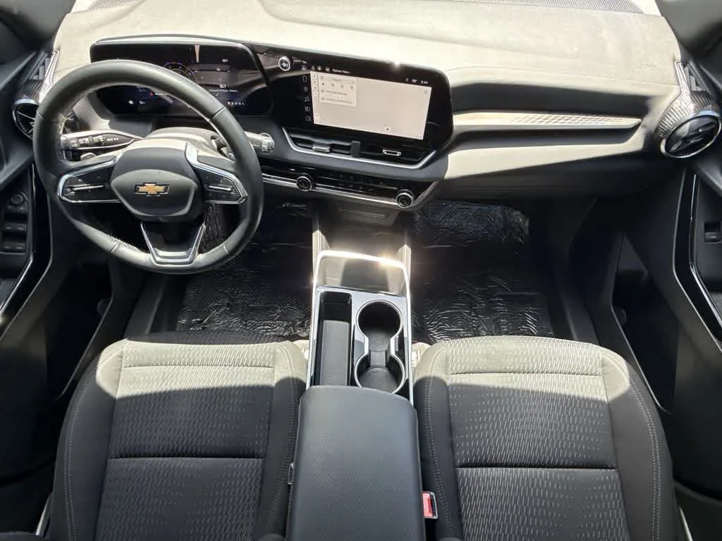 2025 Chevrolet Equinox FWD LT photo 24