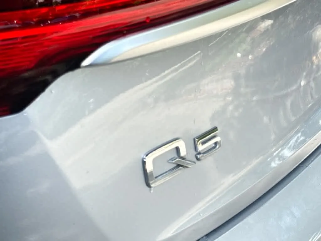 2021 Audi Q5 Premium Plus photo 10