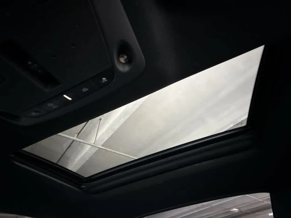2022 INFINITI Q60 LUXE photo 17
