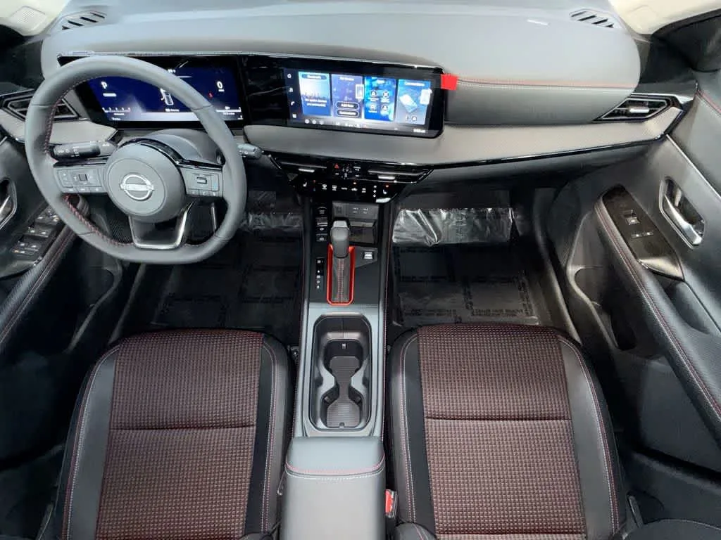 2026 Nissan Kicks SR photo 24