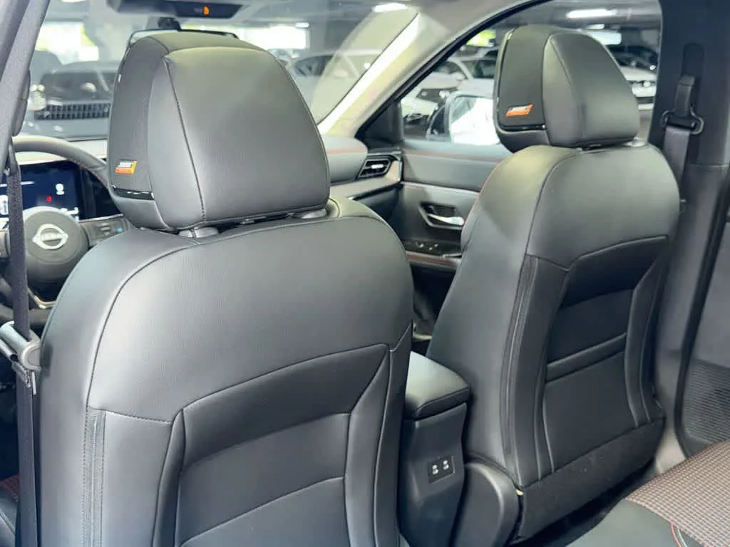 2026 Nissan Kicks SR photo 23
