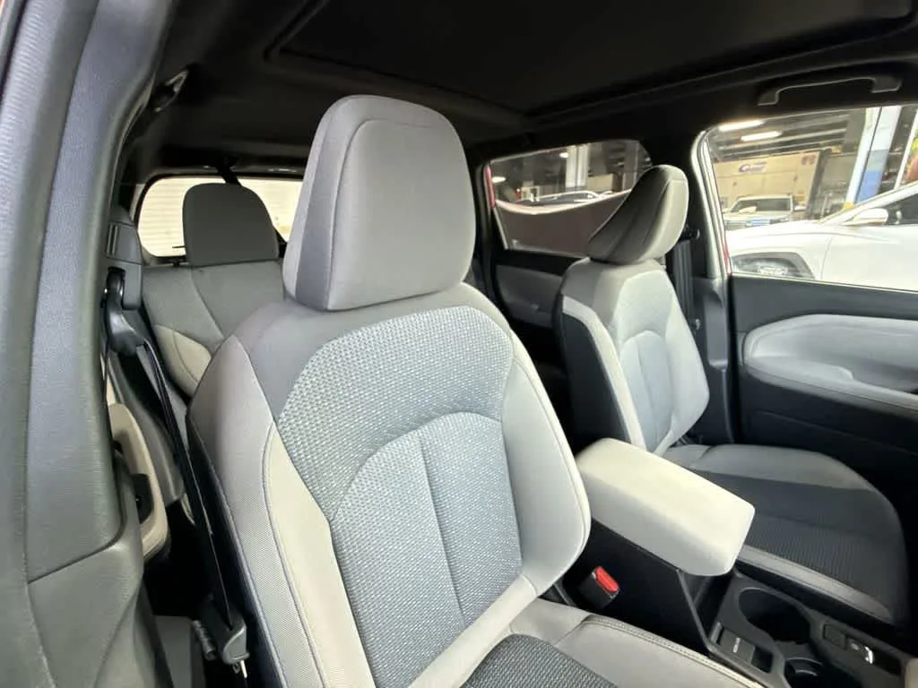 2025 Subaru Forester Premium photo 27