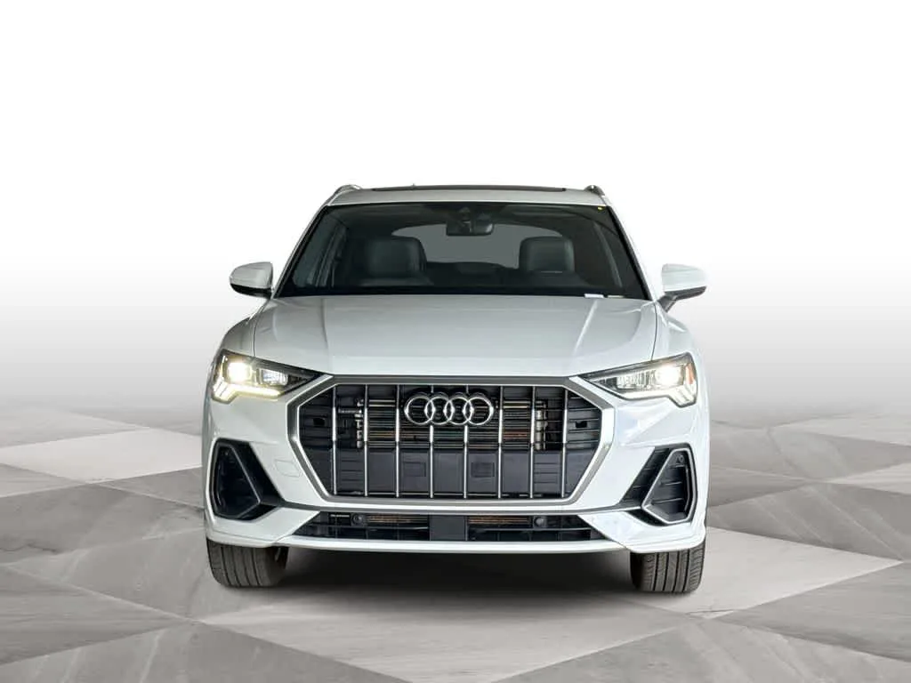 2025 Audi Q3 S line Premium photo 3