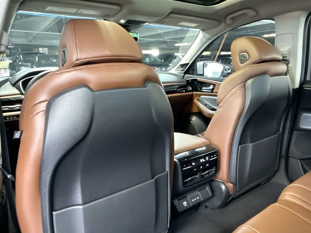 2025 Acura MDX w/Technology Package photo 23
