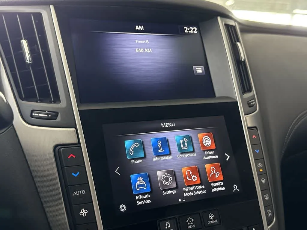 2022 INFINITI Q60 LUXE photo 18