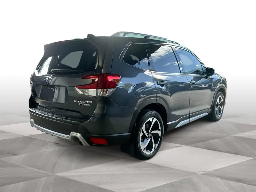 2024 Subaru Forester Touring photo 8