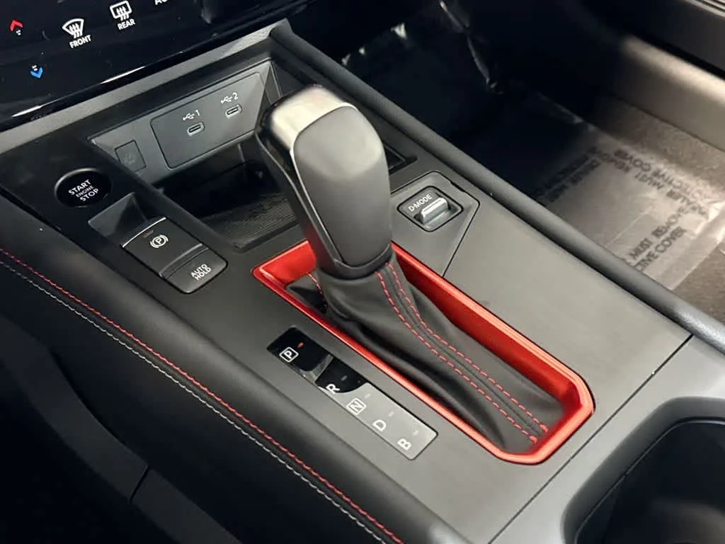 2026 Nissan Kicks SR photo 20