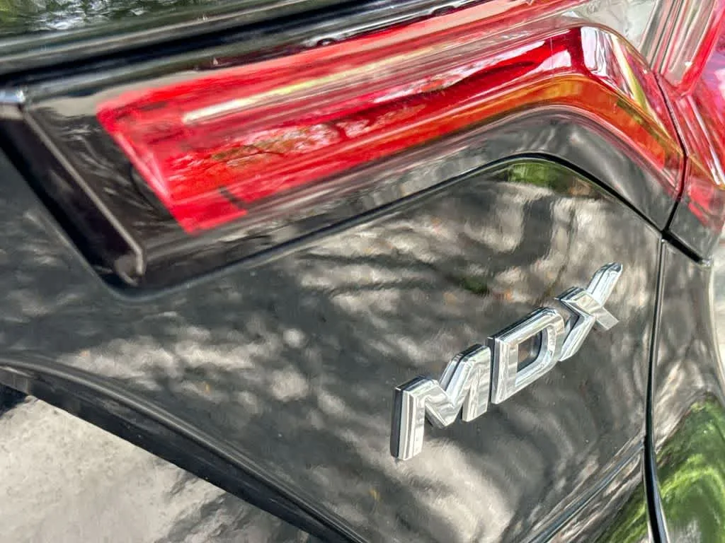 2023 Acura MDX SH-AWD photo 10