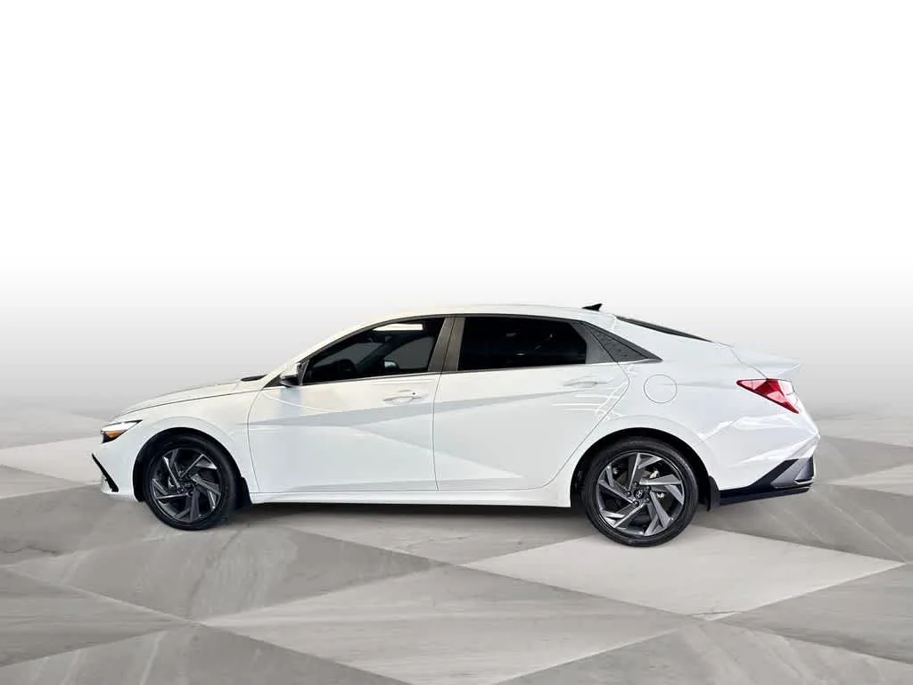 2026 Hyundai Elantra Limited photo 5