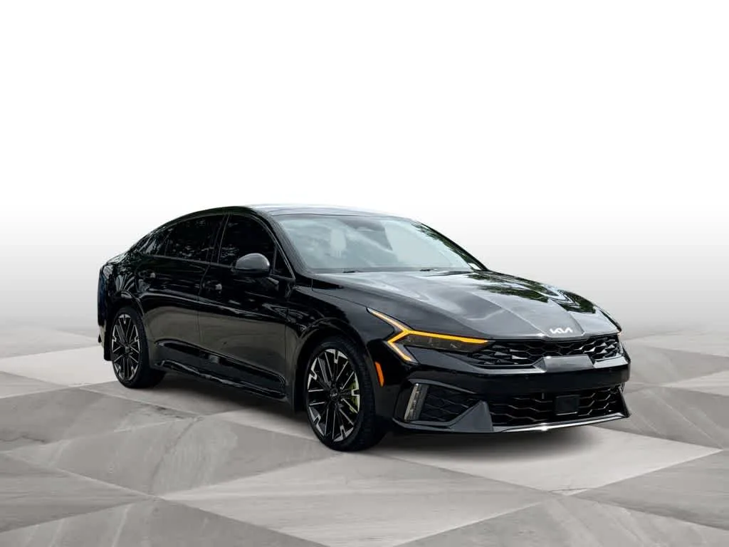 2025 Kia K5 GT photo 2