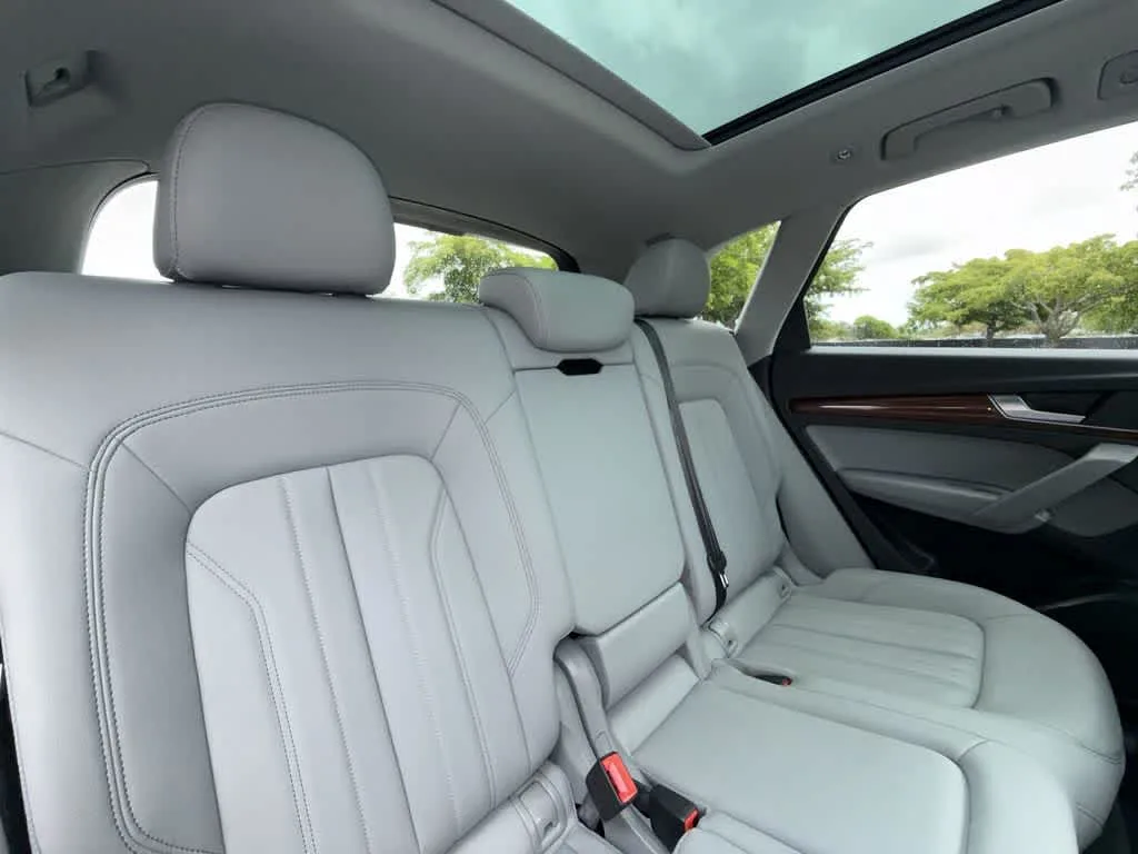 2023 Audi Q5 S line Premium photo 26