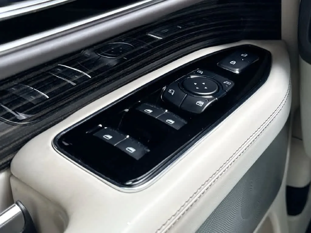2023 Lincoln Navigator L Black Label photo 20