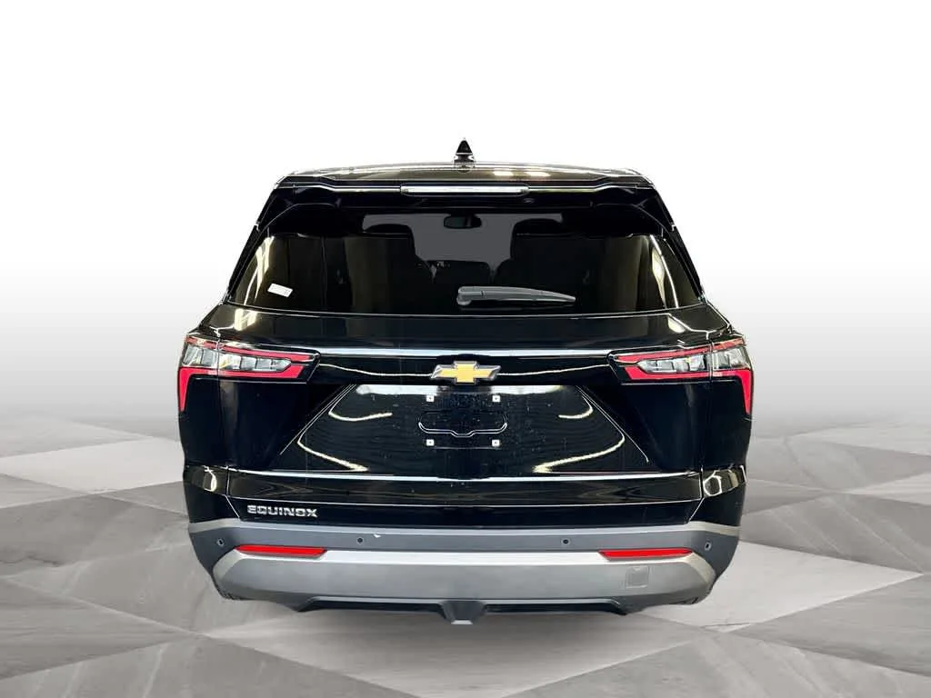 2026 Chevrolet Equinox FWD LT photo 7