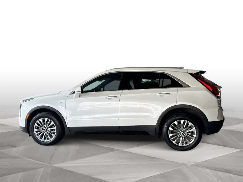 2024 Cadillac XT4 FWD Premium Luxury photo 5