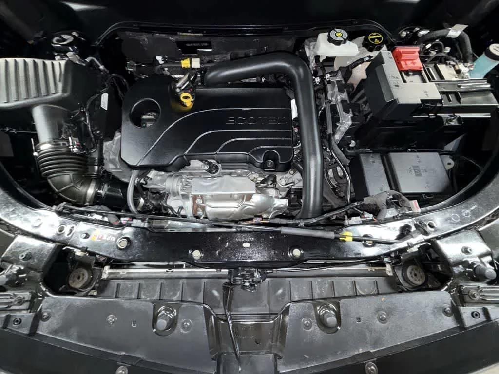 2026 Chevrolet Equinox FWD LT photo 12
