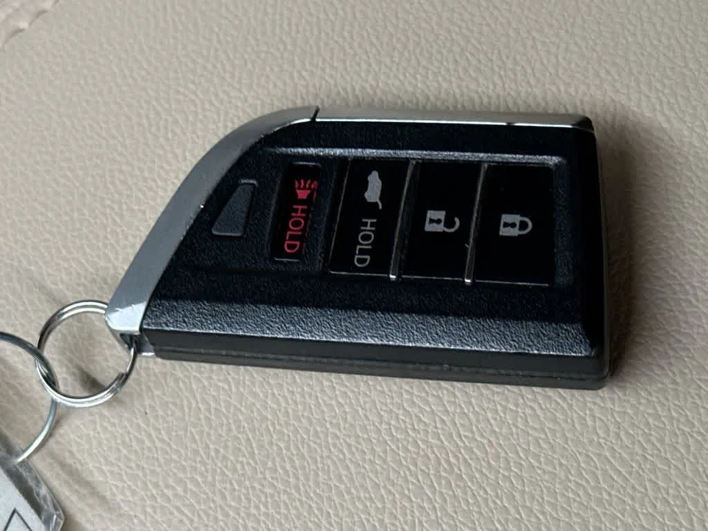 2024 Acura MDX FWD photo 28