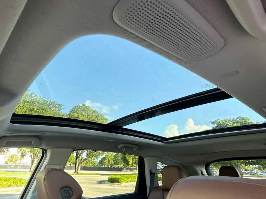2025 Acura MDX w/Technology Package photo 21