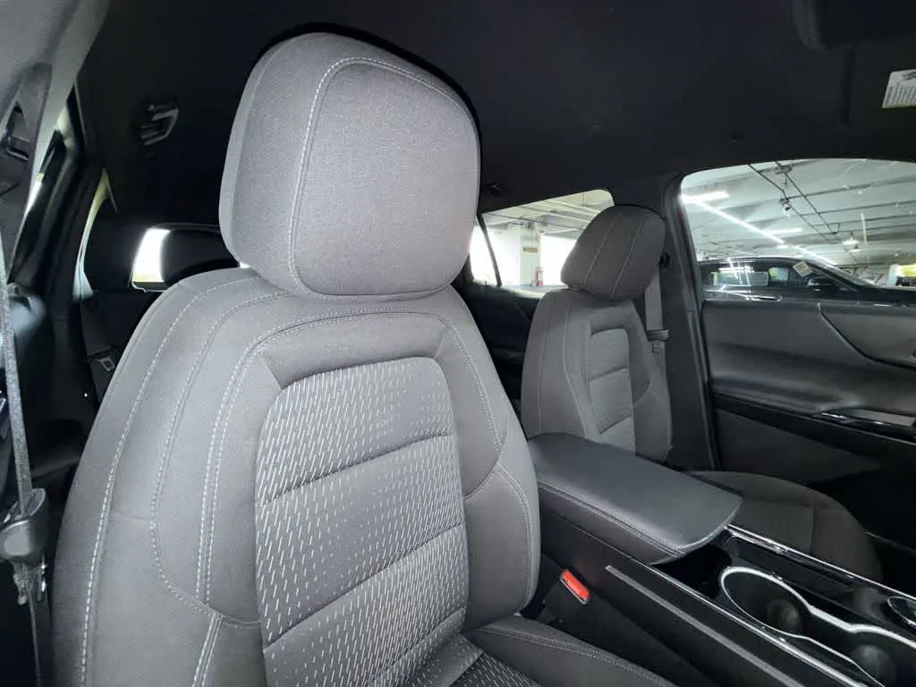 2026 Chevrolet Equinox FWD LT photo 27