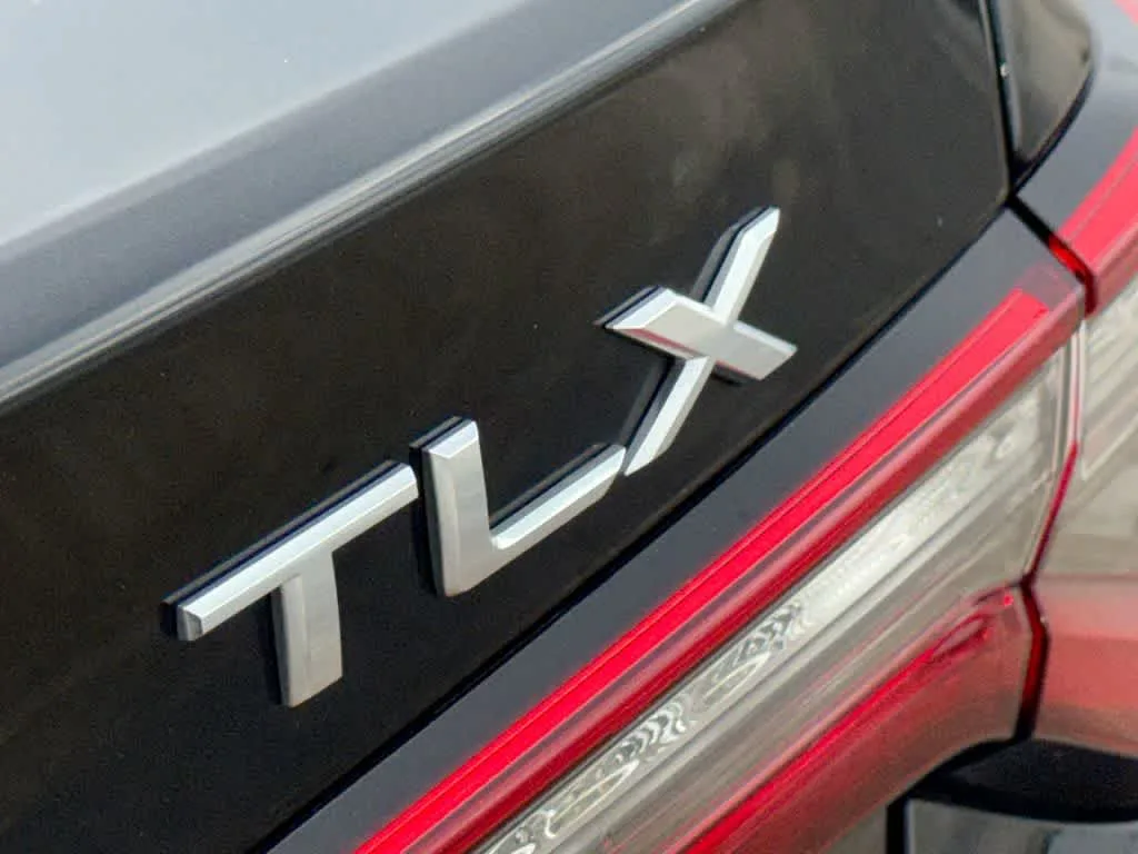 2023 Acura TLX w/Technology Package photo 10