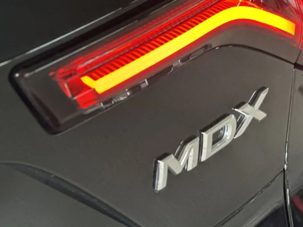 2025 Acura MDX w/Technology Package photo 10