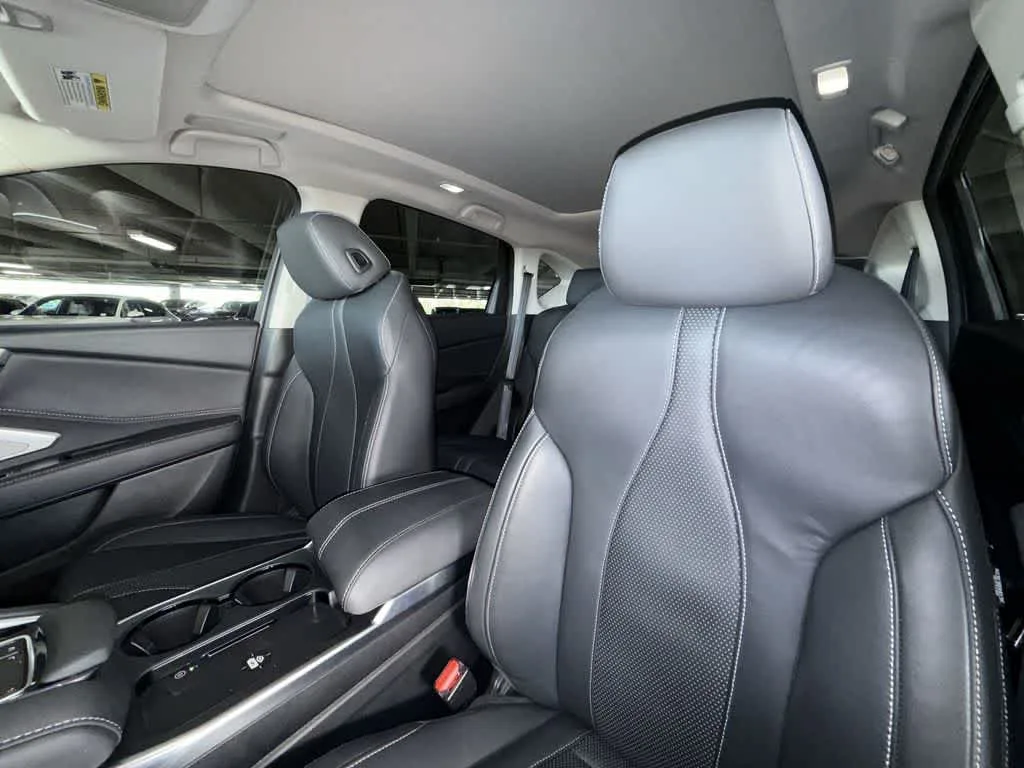 2025 Acura RDX w/Technology Package photo 14