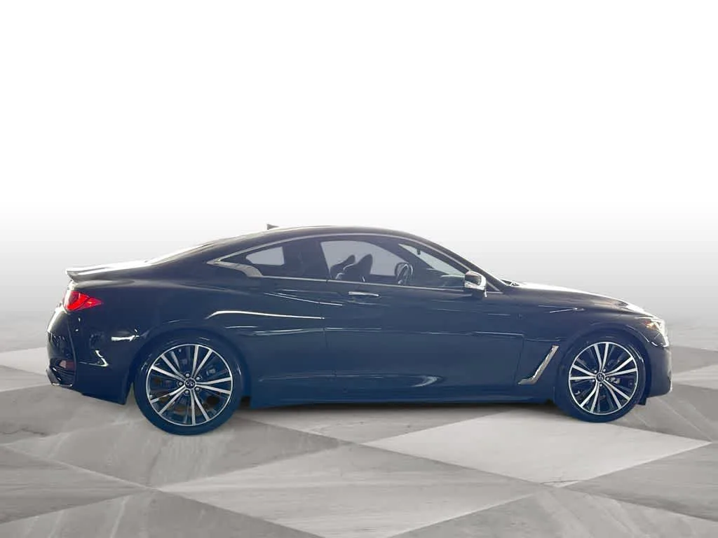 2022 INFINITI Q60 LUXE photo 9