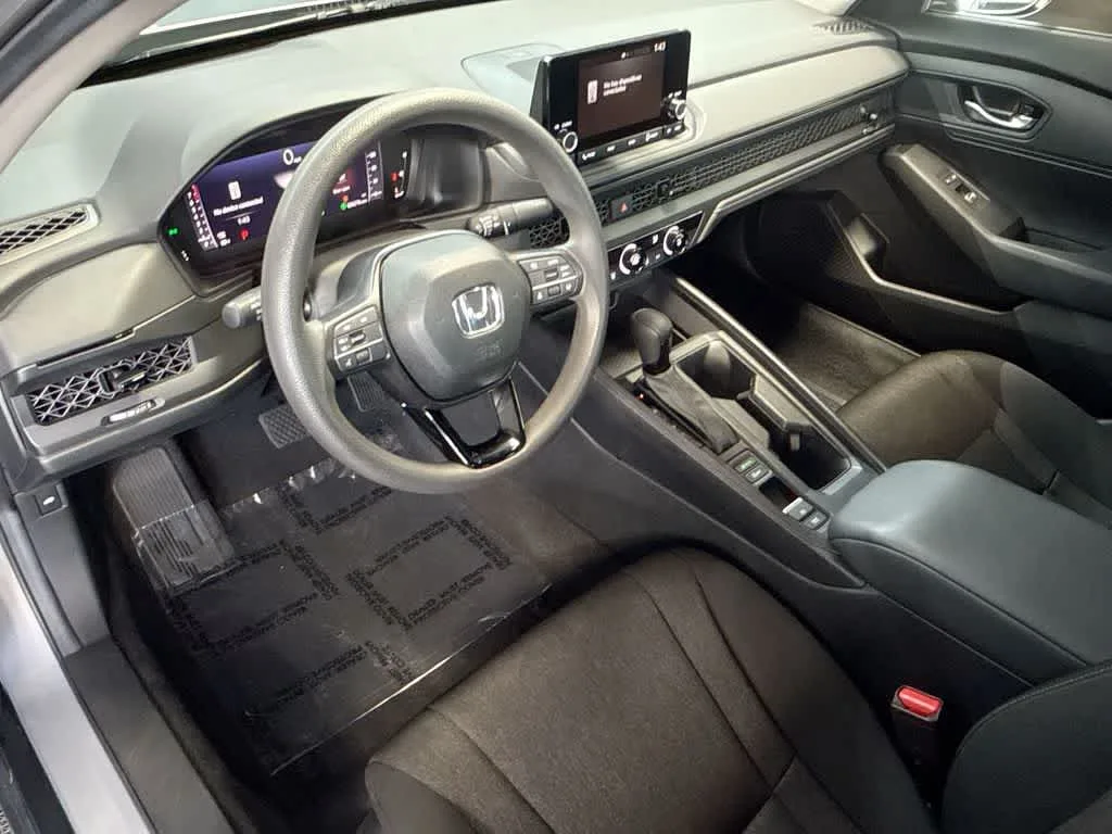 2025 Honda Accord LX photo 13