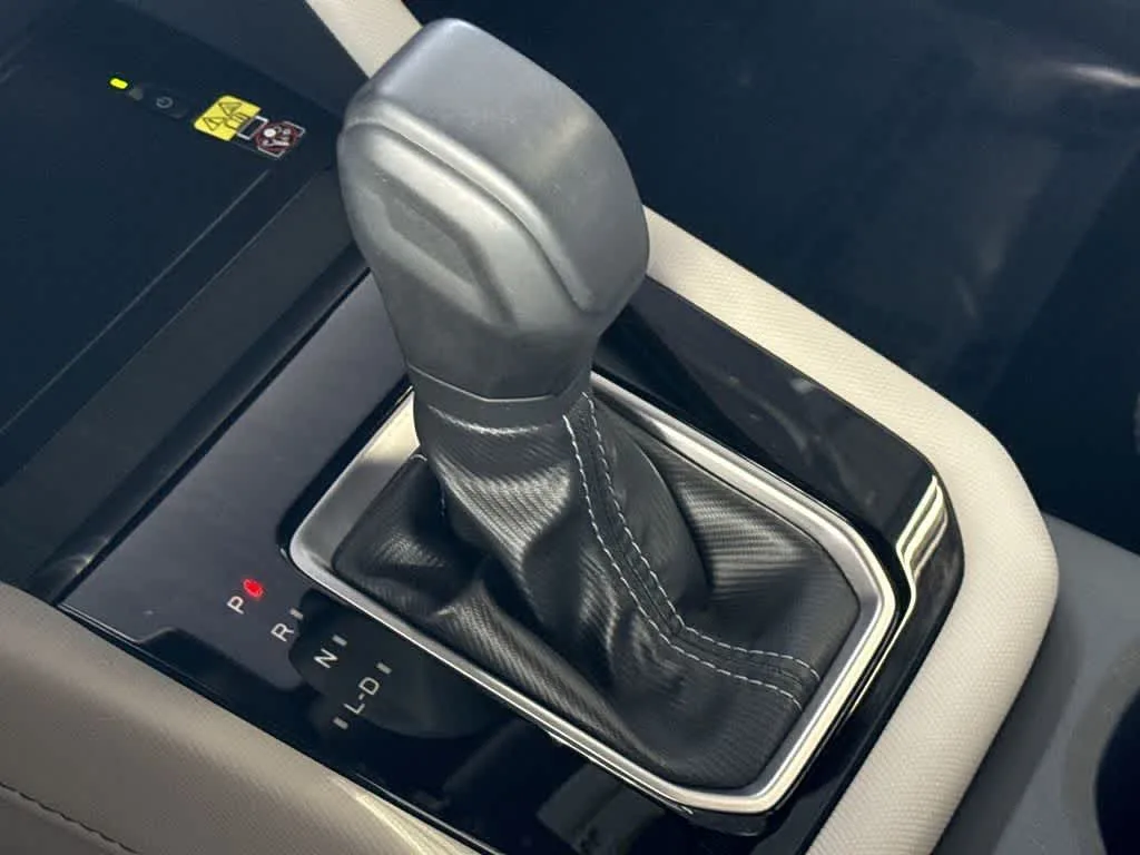 2025 Subaru Forester Premium photo 21
