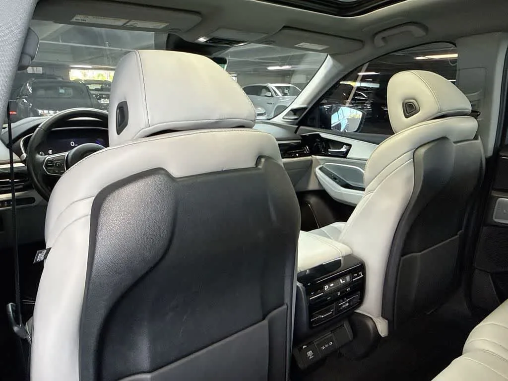 2025 Acura MDX w/Technology Package photo 23